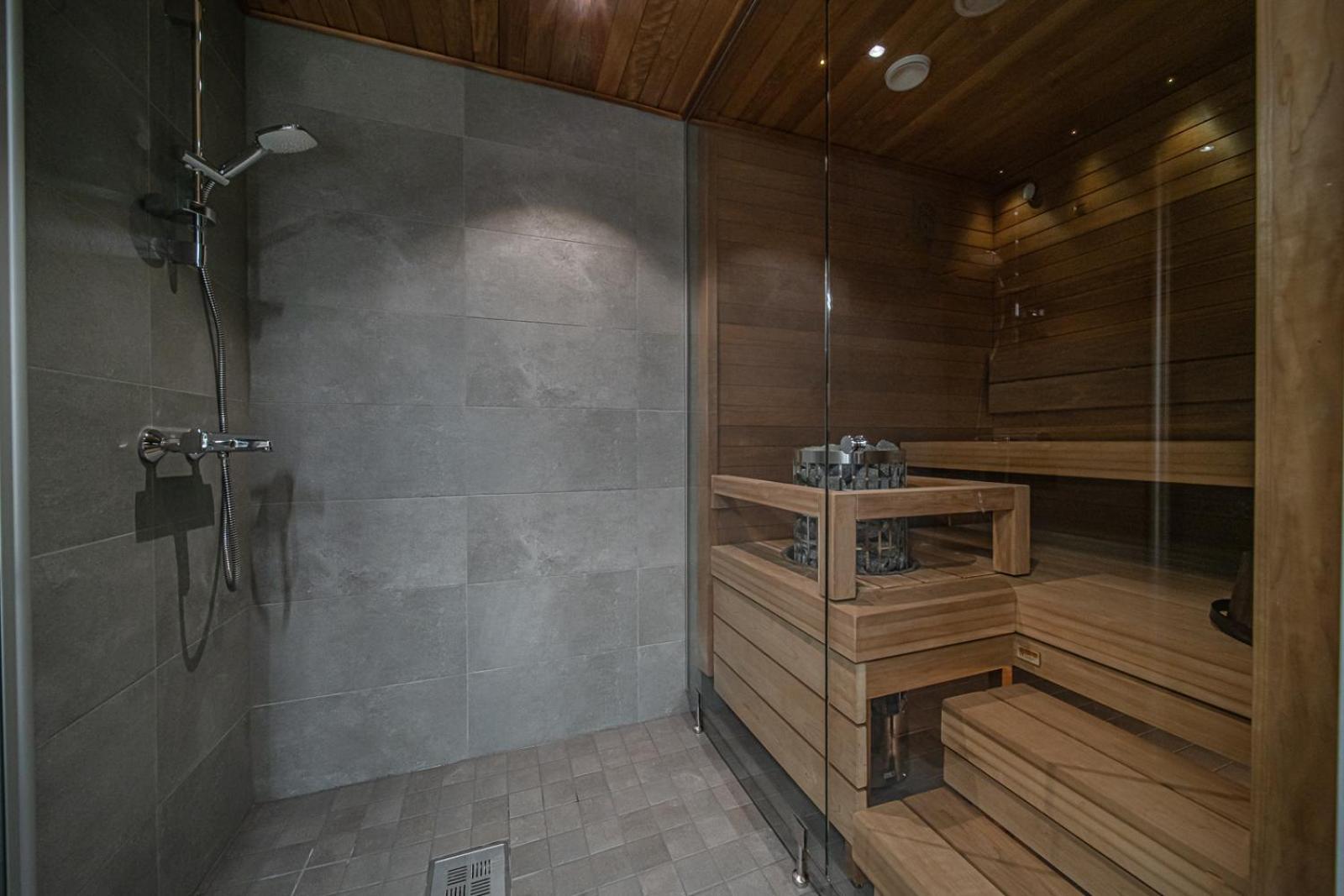 Levillas Cranberry C14 Bagian luar foto